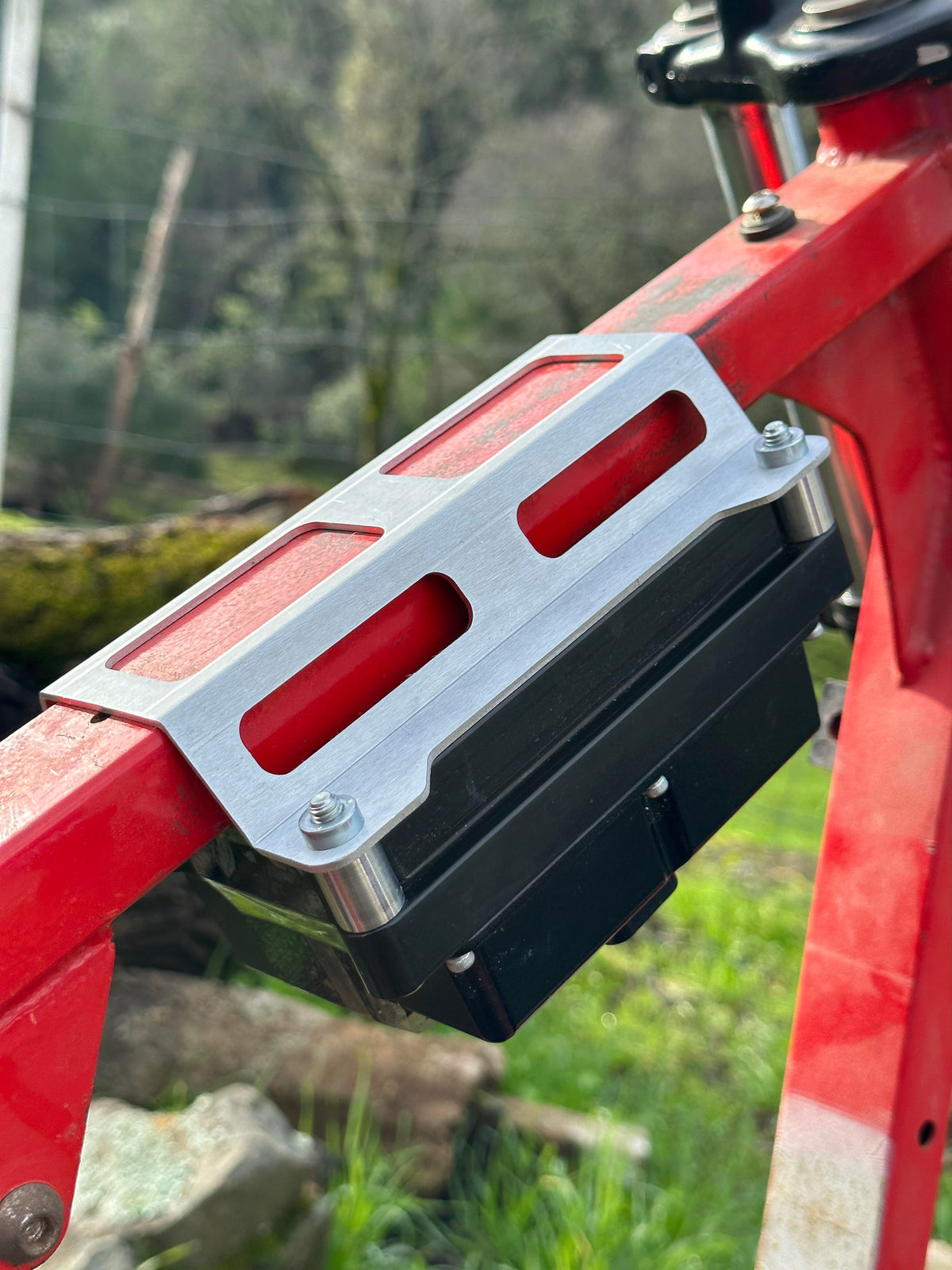 Razor Noisy Cricket Mount for MX/SX Bikes - product view 1