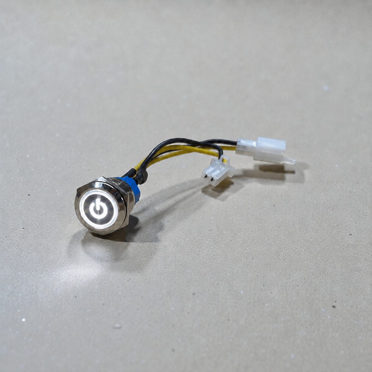 Universal 12V DC-DC Accessory Coloured Replacement Switches - product view 1