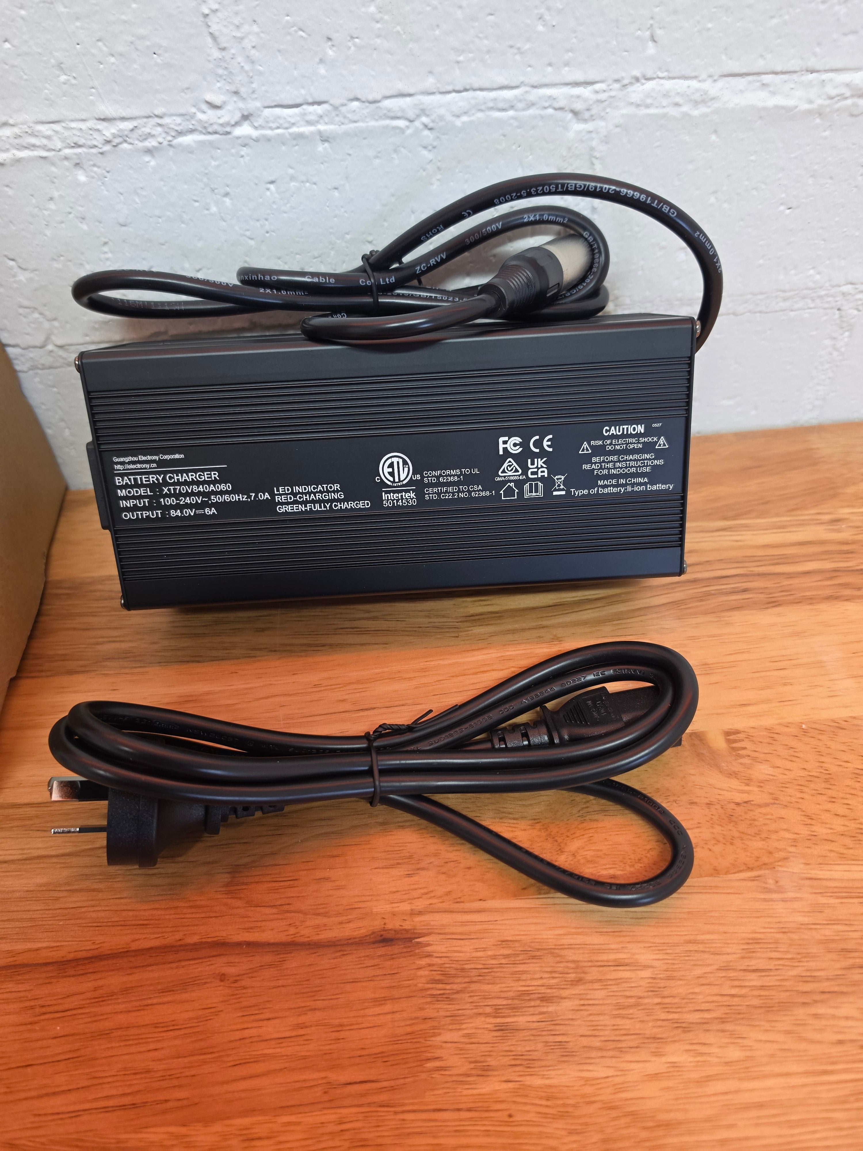 MXR MV-72 CHARGER