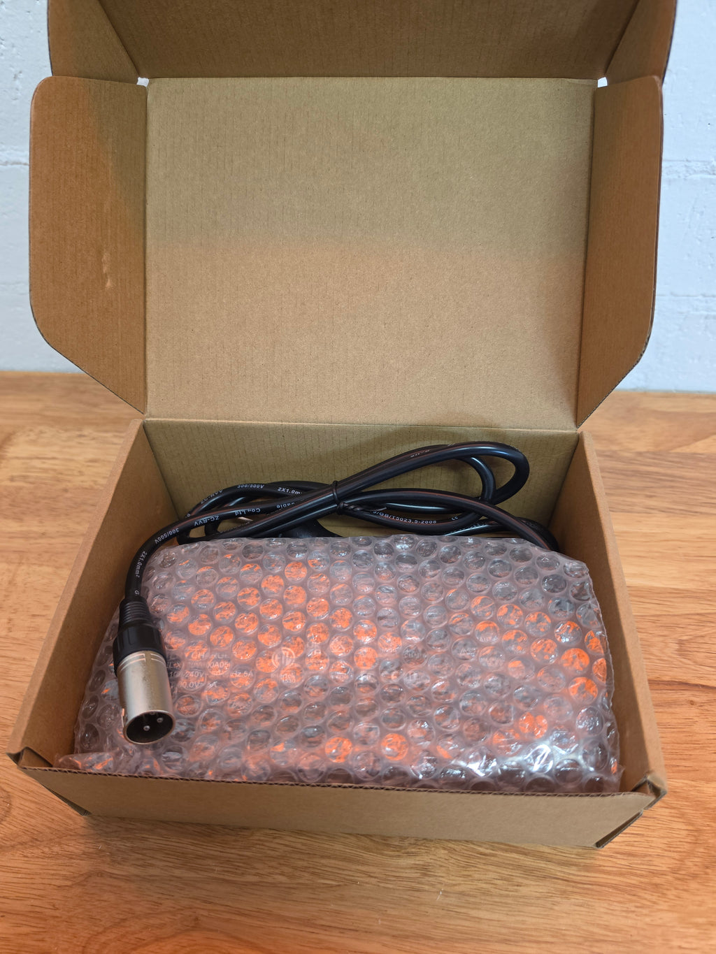 MXR MV-60 CHARGER