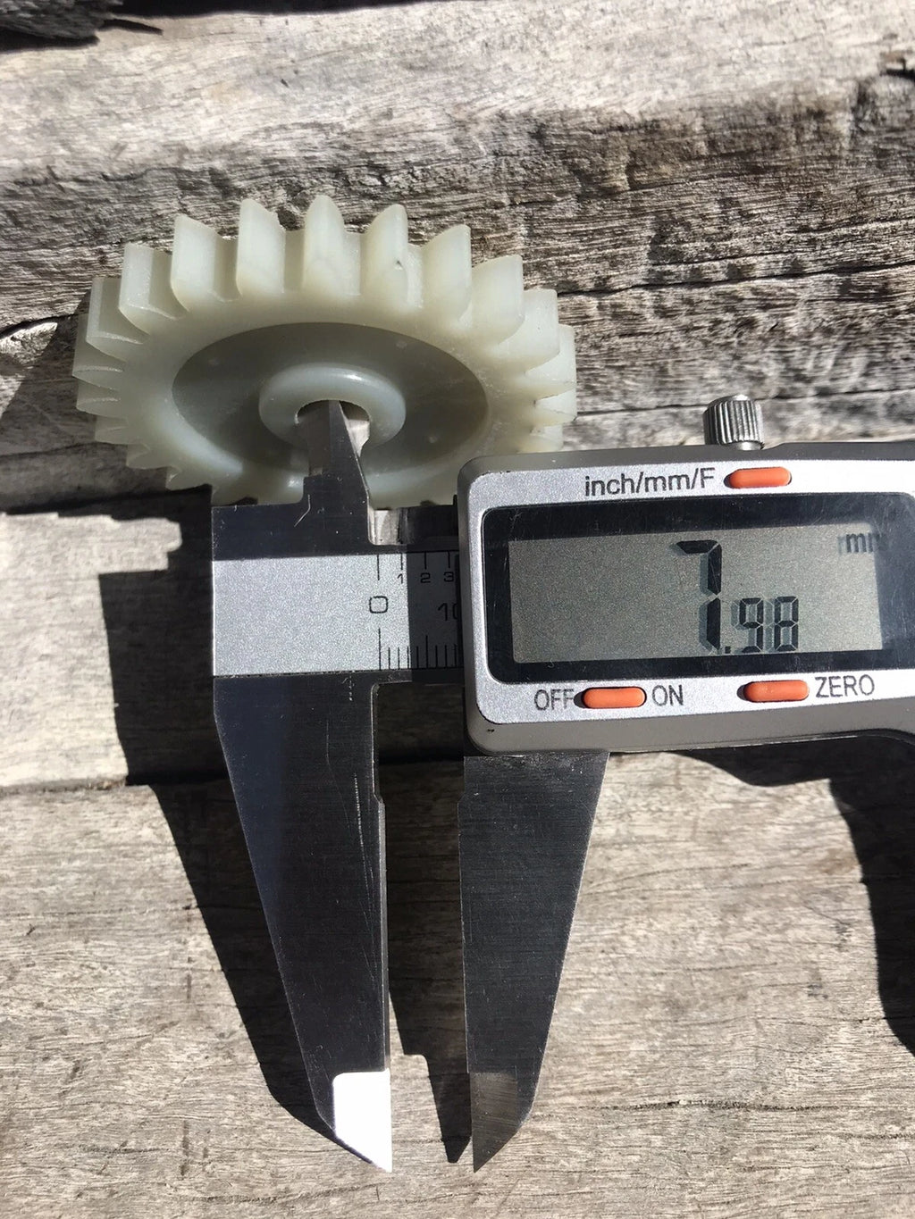 Atomik Krusher 300cc Water Pump Impeller Shaft Gear 2.1.01.0080