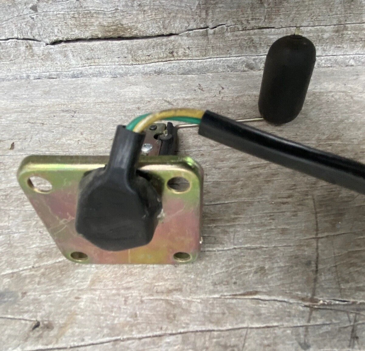 Atomik Pro XR 250 250cc Petrol Tank Fuel Sensor 2 female plug Part No 11017130