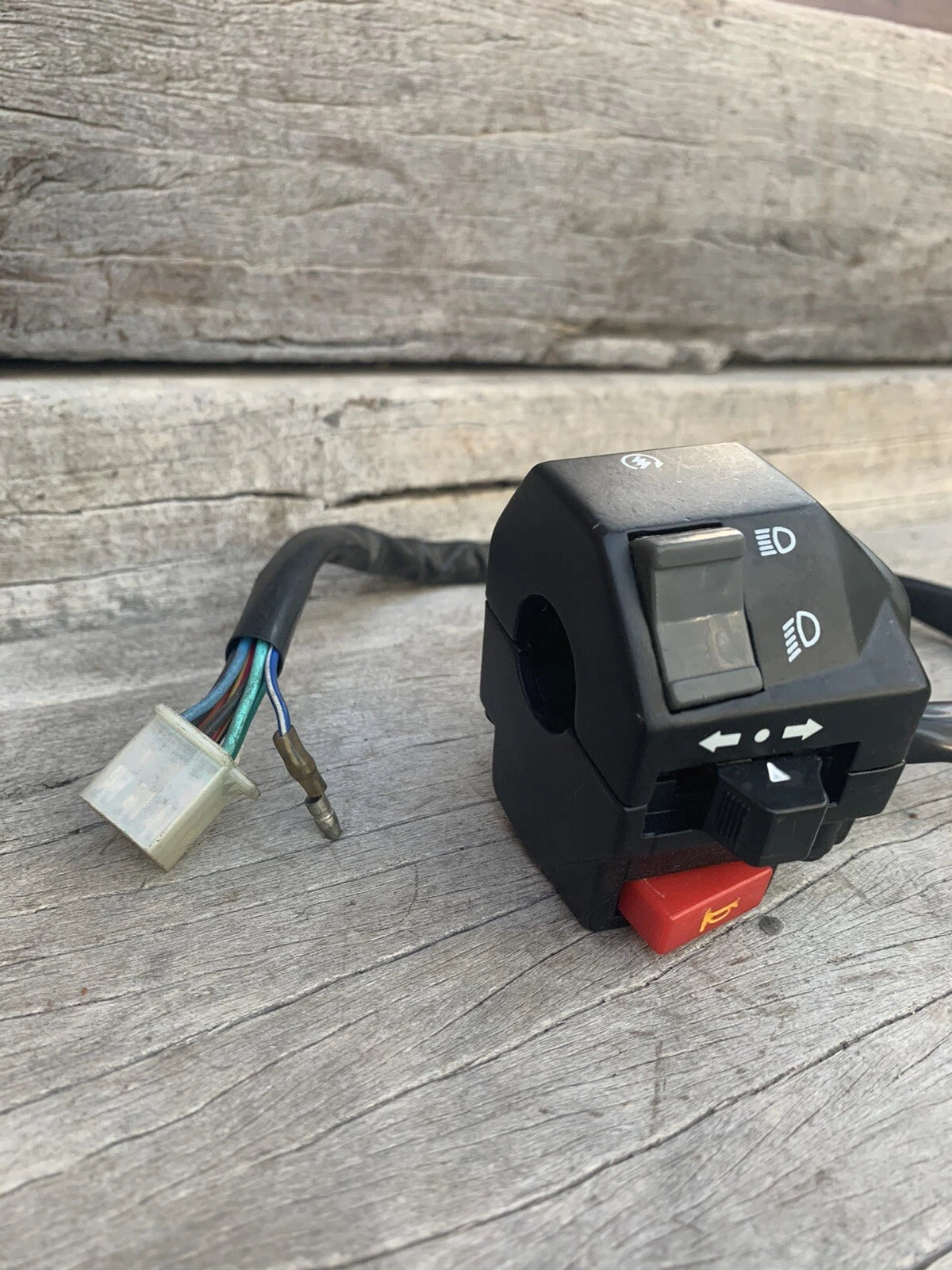 Atomik Krusher 300cc Left Switch Block 5.3.1.0020 2WD Only