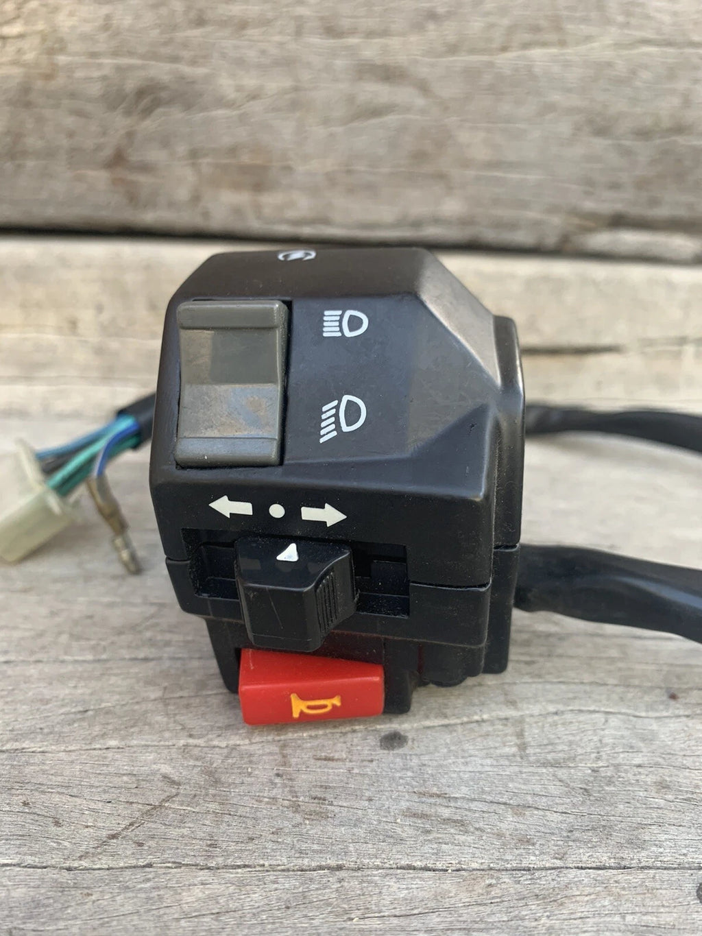 Atomik Krusher 300cc Left Switch Block 5.3.1.0020 2WD Only